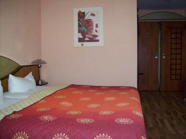 Allee Hotel คาร์ลสรูเฮอ ภายนอก รูปภาพ